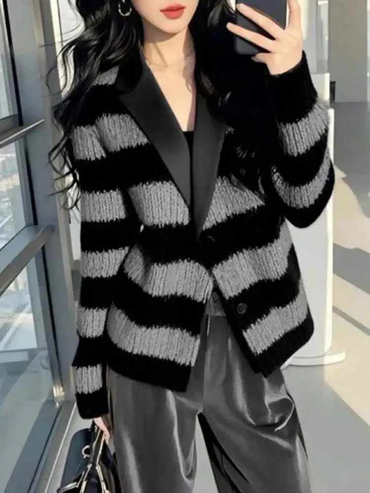 Ele ey Striped Knitwear Outerwear Women's Casual Loose Fit Long Sve Cardigan Spring Autumn New Sle Agel Faion
Ele ey Striped Knitwear Outerwear Women's Casual Loose Fit Long Sve Cardigan Spring Autumn New Sle Agel Faion