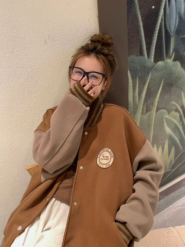 Весенняя утепленная флисовая повседневная свободная женская бейсбольная куртка-кардиган, модная толстовка для поездок на работу, с длинными рукавами, V-образным вырезом
Весенняя утепленная флисовая повседневная свободная женская бейсбольная куртка-кардиган, модная толстовка для поездок на работу, с длинными рукавами, V-образным вырезом