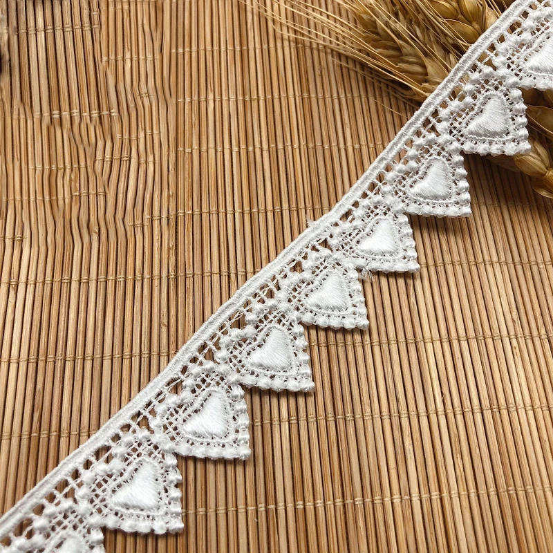 45 ярдов белые черные сердца кисточки кружева для бахромы отделки DIY вечерние свадебное платье воротник патчи швейные принадлежности 
45 ярдов белые черные сердца кисточки кружева для бахромы отделки DIY вечерние свадебное платье воротник патчи швейные принадлежности