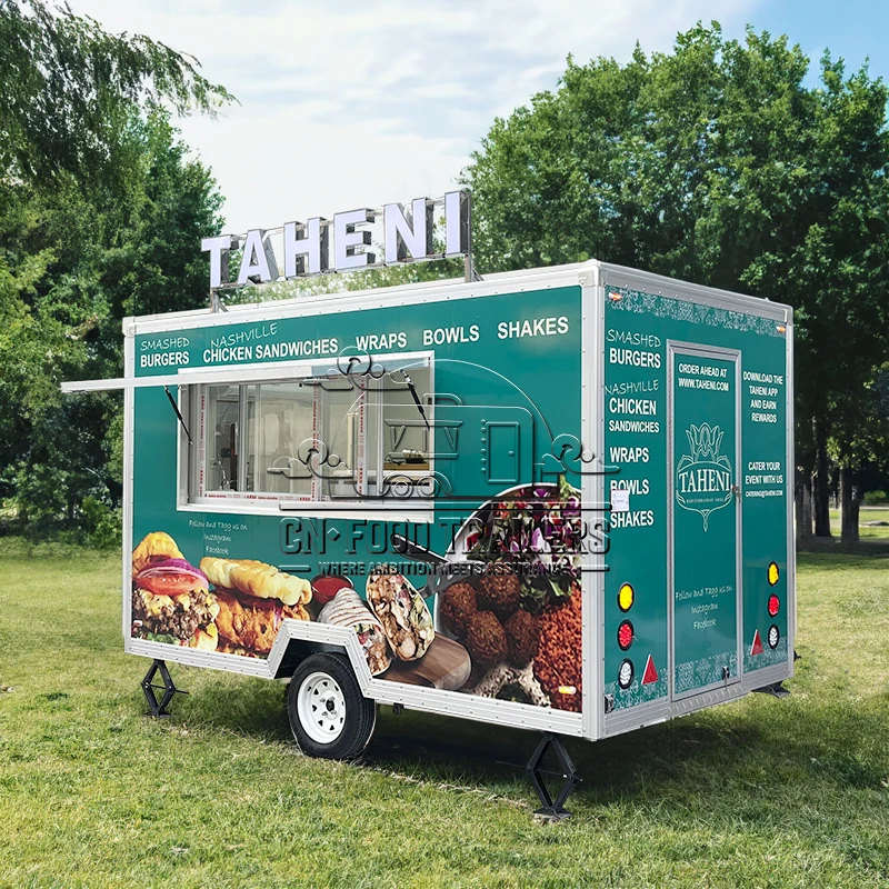 Мобильная кухня на колесах из нержавеющей стали для бургеров и закусок, полностью оборудованная фритюрницей и станцией для мороженого.
Мобильная кухня на колесах из нержавеющей стали для бургеров и закусок, полностью оборудованная фритюрницей и станцией для мороженого.
