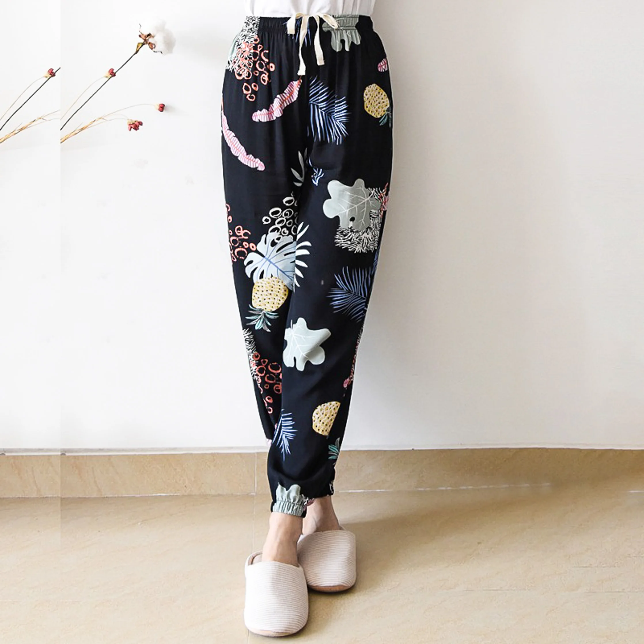 Women's Summer Pajama Pants: Soft Cotton, Elastic Waist, Cute & Sexy Floral Sleepwear for Home Comfort
Women's Summer Pajama Pants: Soft Cotton, Elastic Waist, Cute & Sexy Floral Sleepwear for Home Comfort