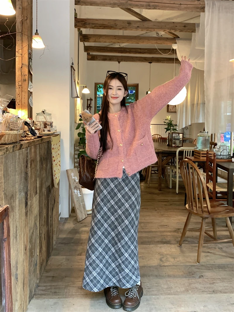 Pink Temperament Round Neck Sweater Jacket for Women's Autumn and Winter Korean Fashion Loose Casual Knit Top Female Clothing
Pink Temperament Round Neck Sweater Jacket for Women's Autumn and Winter Korean Fashion Loose Casual Knit Top Female Clothing