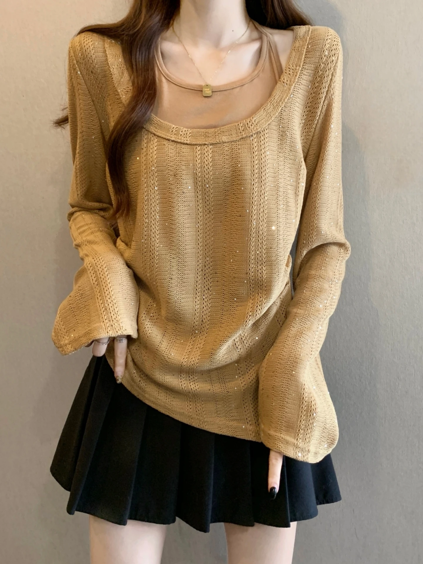Shiny Sequin Long Sleeve Knitted Base Shirt Women's Early Spring 2026 plus Size Slimming Fake Two-Piece Strap Top Korean Styl...
Shiny Sequin Long Sleeve Knitted Base Shirt Women's Early Spring 2026 plus Size Slimming Fake Two-Piece Strap Top Korean Styl...