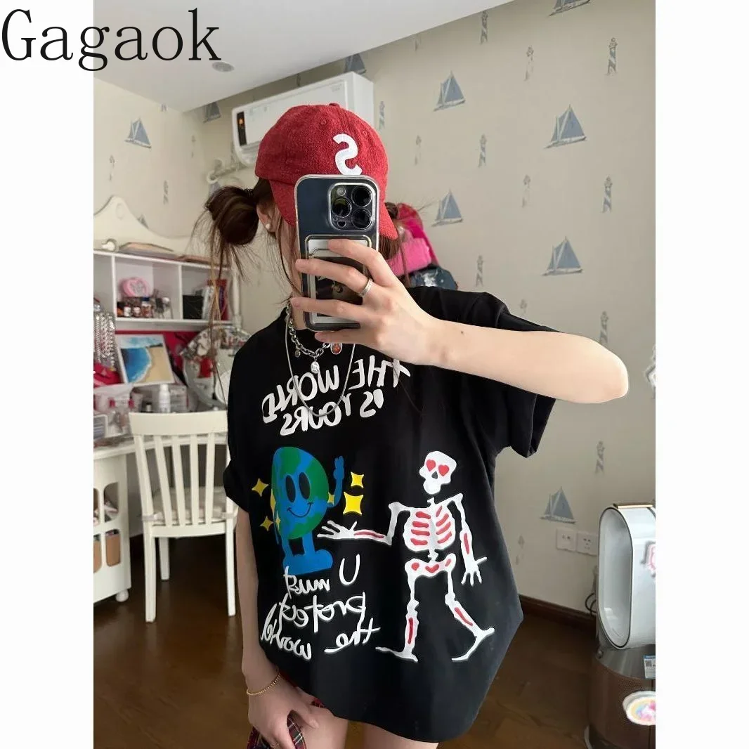 Gagaok 2025 летние новые футболки женские уличный стиль земля письмо ретро с коротким рукавом универсальная футболка Ins повседневные футболки одежда
Gagaok 2025 летние новые футболки женские уличный стиль земля письмо ретро с коротким рукавом универсальная футболка Ins повседневные футболки одежда