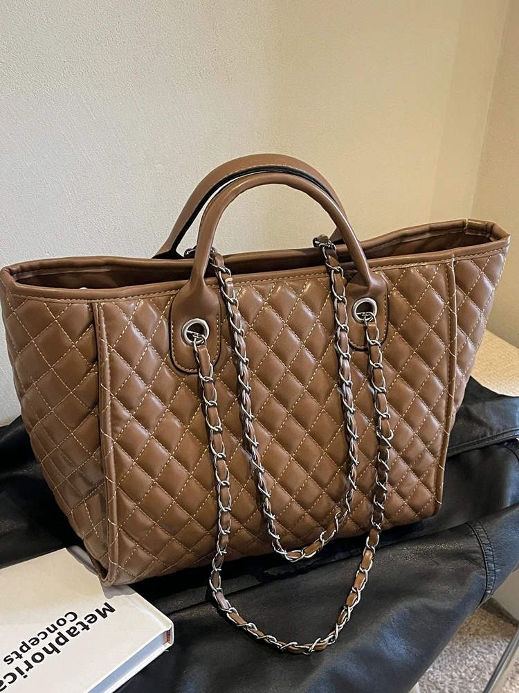 Luxury Brand Diamond id Chain Large Women's Bag 2025 New Faion Trend Versatile High Capaci Single oulder Commuter Han...
Luxury Brand Diamond id Chain Large Women's Bag 2025 New Faion Trend Versatile High Capaci Single oulder Commuter Han...