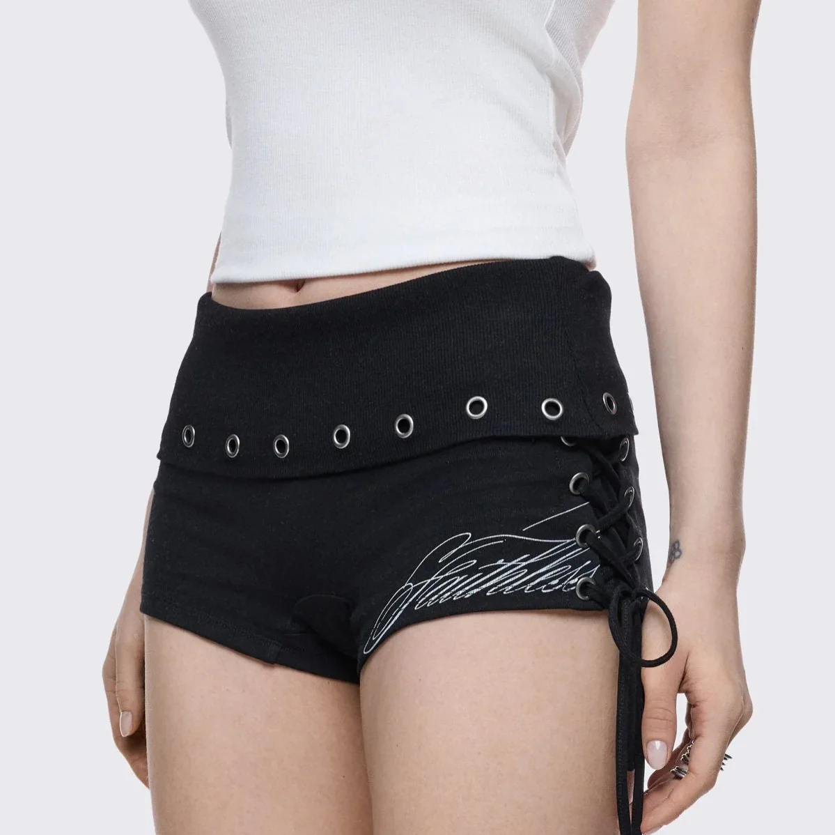 2026 Summer Dark Gothic Shorts Side Lace Up Detail Letter Print With Metal Decor Retro Streetwear Loose Casual Short Pants For
2026 Summer Dark Gothic Shorts Side Lace Up Detail Letter Print With Metal Decor Retro Streetwear Loose Casual Short Pants For