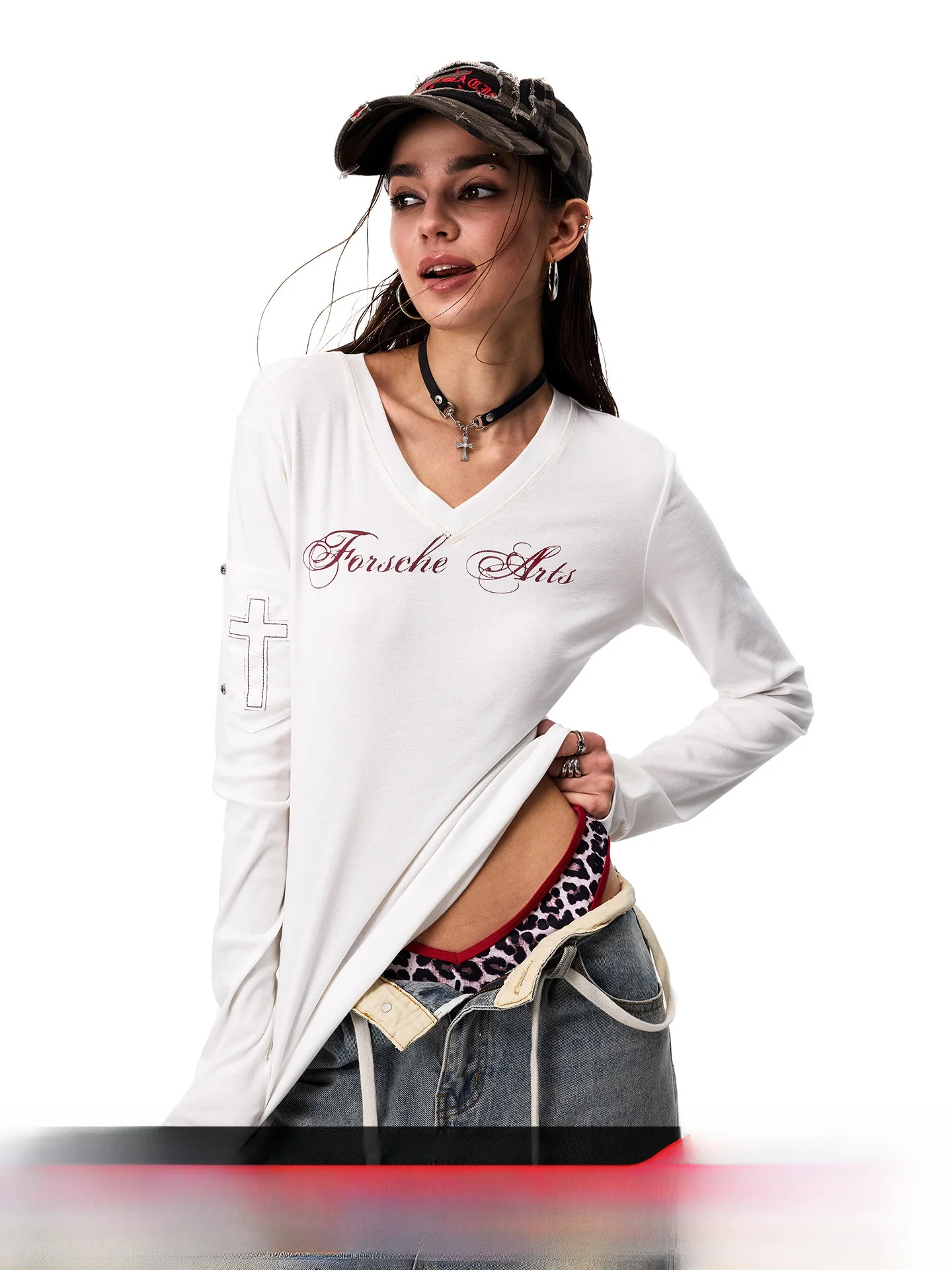 American Style Spicy Girl V-Neck Long Sleeve Women's Casual Slimming Top Waist-Cinching Slim Fit Vintage Print T-Shirt
American Style Spicy Girl V-Neck Long Sleeve Women's Casual Slimming Top Waist-Cinching Slim Fit Vintage Print T-Shirt