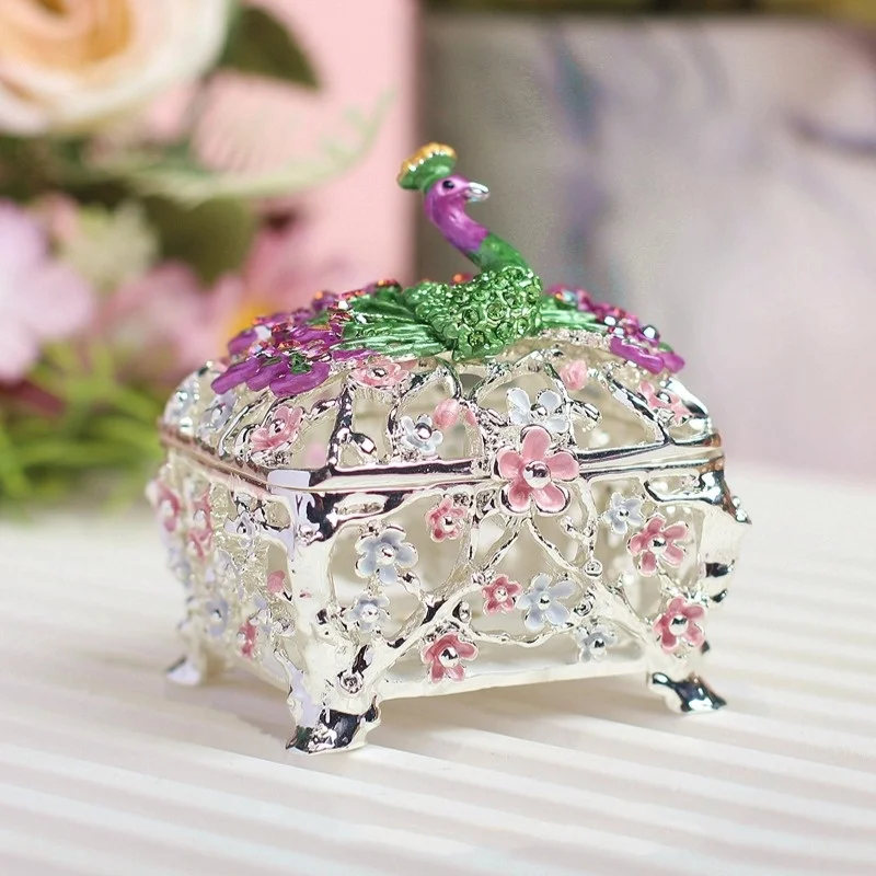 Home decoration ornament inlaid with diamonds enamel jewelry box peacock ornament gift home decoration light luxury ornament
Home decoration ornament inlaid with diamonds enamel jewelry box peacock ornament gift home decoration light luxury ornament
