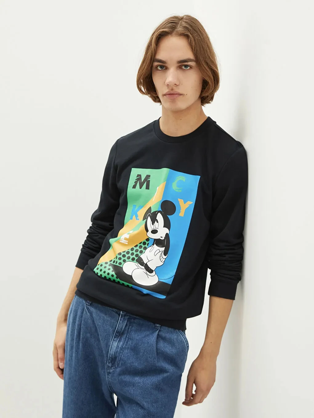 Женская толстовка с круглым вырезом из хлопкового флиса с принтом Микки Мауса от Disney, черная, с красочным геометрическим принтом в горошек на спине, свободный крой
Женская толстовка с круглым вырезом из хлопкового флиса с принтом Микки Мауса от Disney, черная, с красочным геометрическим принтом в горошек на спине, свободный крой