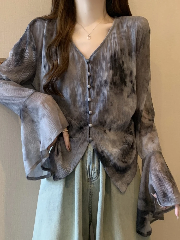 Elegant V-Neck Long Sleeve Tie-Dye Chiffon Shirt Women's Summer plus Size Slimming Unique Top Korean Style Loose Fit Button D...
Elegant V-Neck Long Sleeve Tie-Dye Chiffon Shirt Women's Summer plus Size Slimming Unique Top Korean Style Loose Fit Button D...