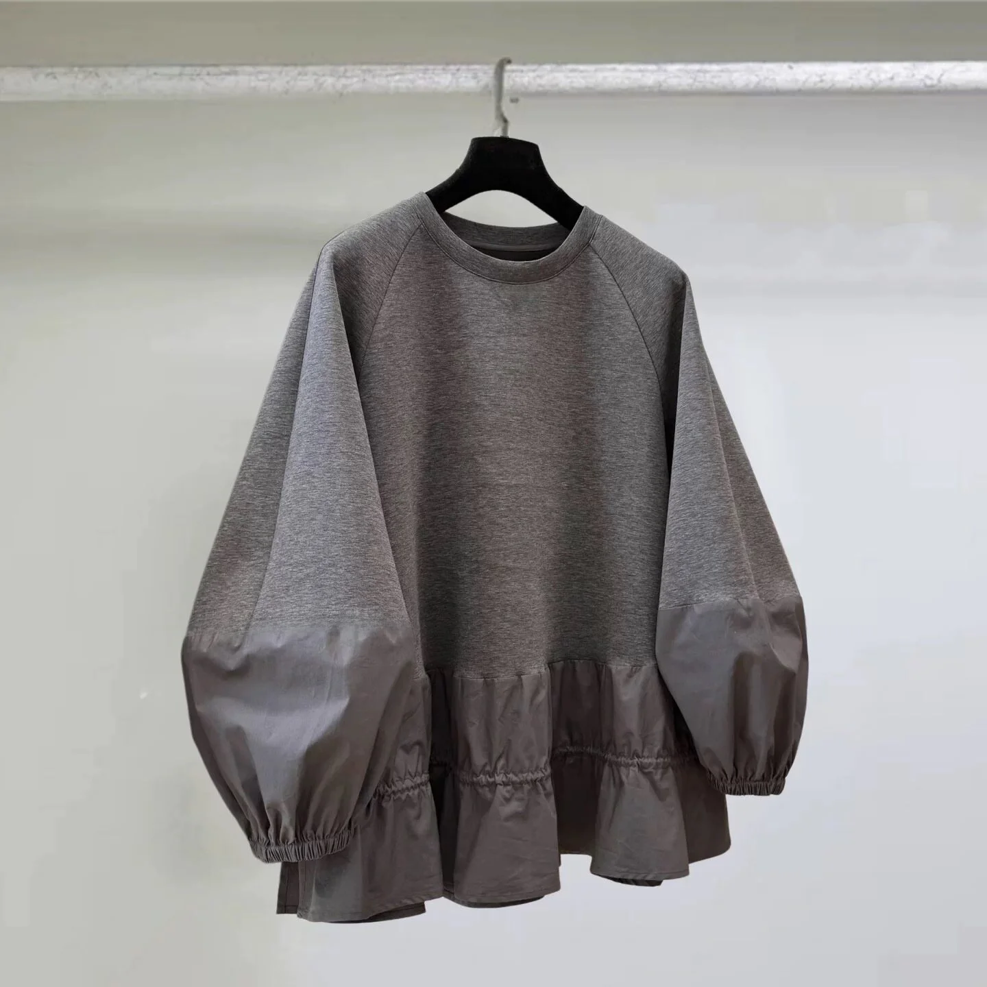 plus Size Women's round Neck Sweatshirt Spring Autumn Loose Fit Color Block Korean Style Jacket for Plump MM Comfortable Inne...
plus Size Women's round Neck Sweatshirt Spring Autumn Loose Fit Color Block Korean Style Jacket for Plump MM Comfortable Inne...