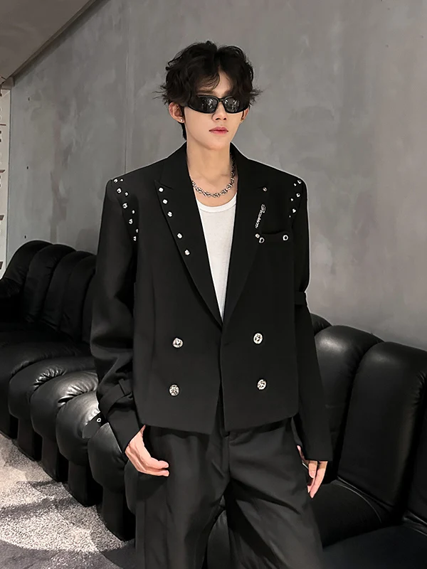 TANGZ STUDIO Мужской повседневный пиджак с металлическими заклепками, свободный крой, с подплечниками, модный молодежный пиджак для отдыха
TANGZ STUDIO Мужской повседневный пиджак с металлическими заклепками, свободный крой, с подплечниками, модный молодежный пиджак для отдыха