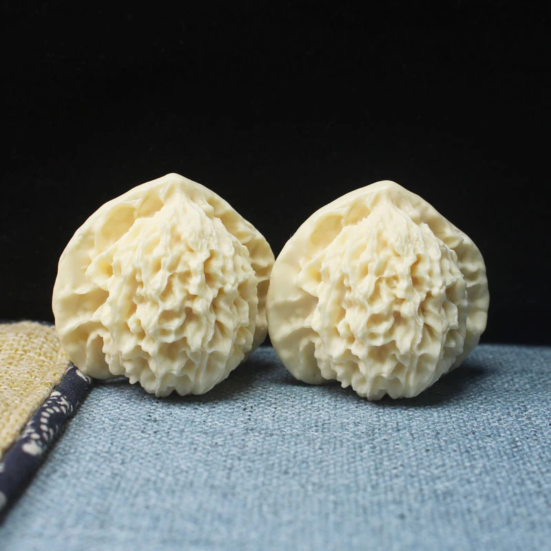 Ivory fruit walnut , hand-held pieces, Bodhisattva and Guanyin ornaments, home decorations, accessories, car or
Ivory fruit walnut , hand-held pieces, Bodhisattva and Guanyin ornaments, home decorations, accessories, car or