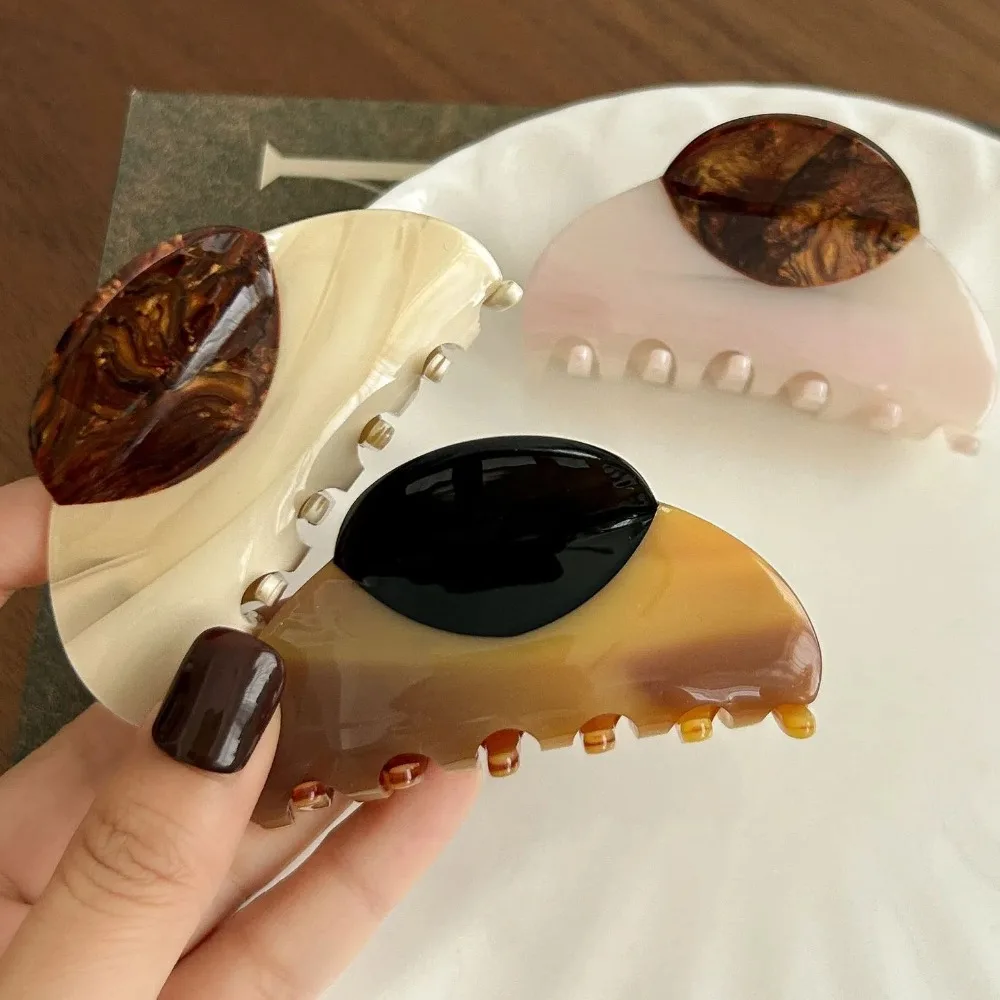 Acrylic Half-circle Hair Claw Contrast Color High-end Acetic Acid Shark Clip Retro Waterproof Retro Hair Carb Clip Daily 
Acrylic Half-circle Hair Claw Contrast Color High-end Acetic Acid Shark Clip Retro Waterproof Retro Hair Carb Clip Daily