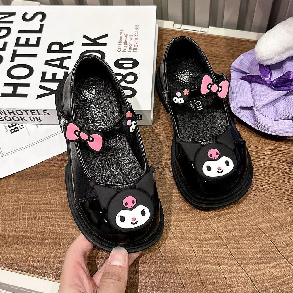 Милые летние туфли Kuromi в стиле аниме Kawaii Sanrio Ins, модная обувь принцессы, милые детские мягкие туфли принцессы, подарки для детей
Милые летние туфли Kuromi в стиле аниме Kawaii Sanrio Ins, модная обувь принцессы, милые детские мягкие туфли принцессы, подарки для детей