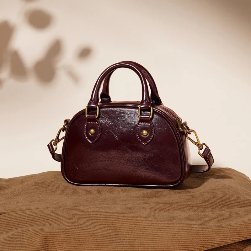 Новая высококачественная нишевая сумка для боулинга для женщин, модная сумка через плечо на одно плечо, универсальный бостонский стиль
Новая высококачественная нишевая сумка для боулинга для женщин, модная сумка через плечо на одно плечо, универсальный бостонский стиль