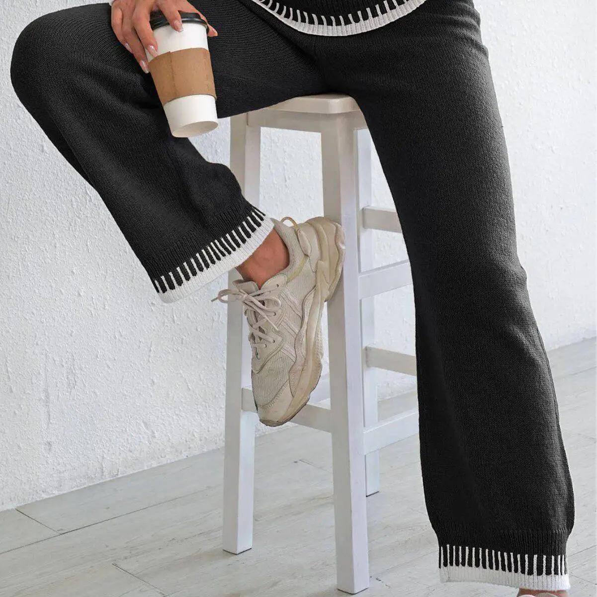 Thickened Autumn Winter Ladies Trousers Wide Leg Pants Color Block Casual Loose Fit Machine Woven Polyester Long Pants
Thickened Autumn Winter Ladies Trousers Wide Leg Pants Color Block Casual Loose Fit Machine Woven Polyester Long Pants