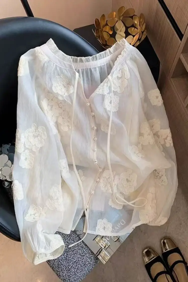 Exquisite Embroidery Soft Thin Cotton Linen Sunscreen Shirts Blouses Women's 2025 Summer Outerwear Tops Korean Popular Clothes
Exquisite Embroidery Soft Thin Cotton Linen Sunscreen Shirts Blouses Women's 2025 Summer Outerwear Tops Korean Popular Clothes
