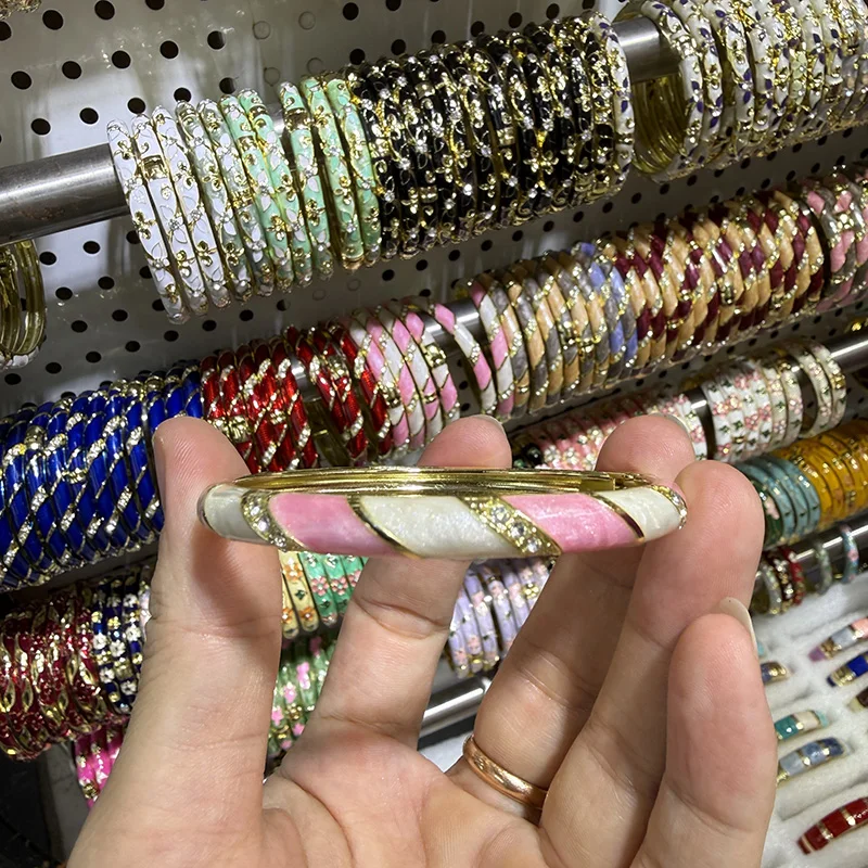 New Gold ColorFul Bangle Cuff Enamel Bangle For Women Classic European Jewelry Trendy Wedding Open Design Top Quality Jewelry
New Gold ColorFul Bangle Cuff Enamel Bangle For Women Classic European Jewelry Trendy Wedding Open Design Top Quality Jewelry