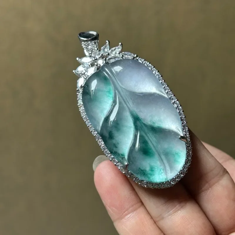 Natural High-ice Quartzite Jade Leaf Pendant, Exquisite Fashion Necklace Jewelry
Natural High-ice Quartzite Jade Leaf Pendant, Exquisite Fashion Necklace Jewelry