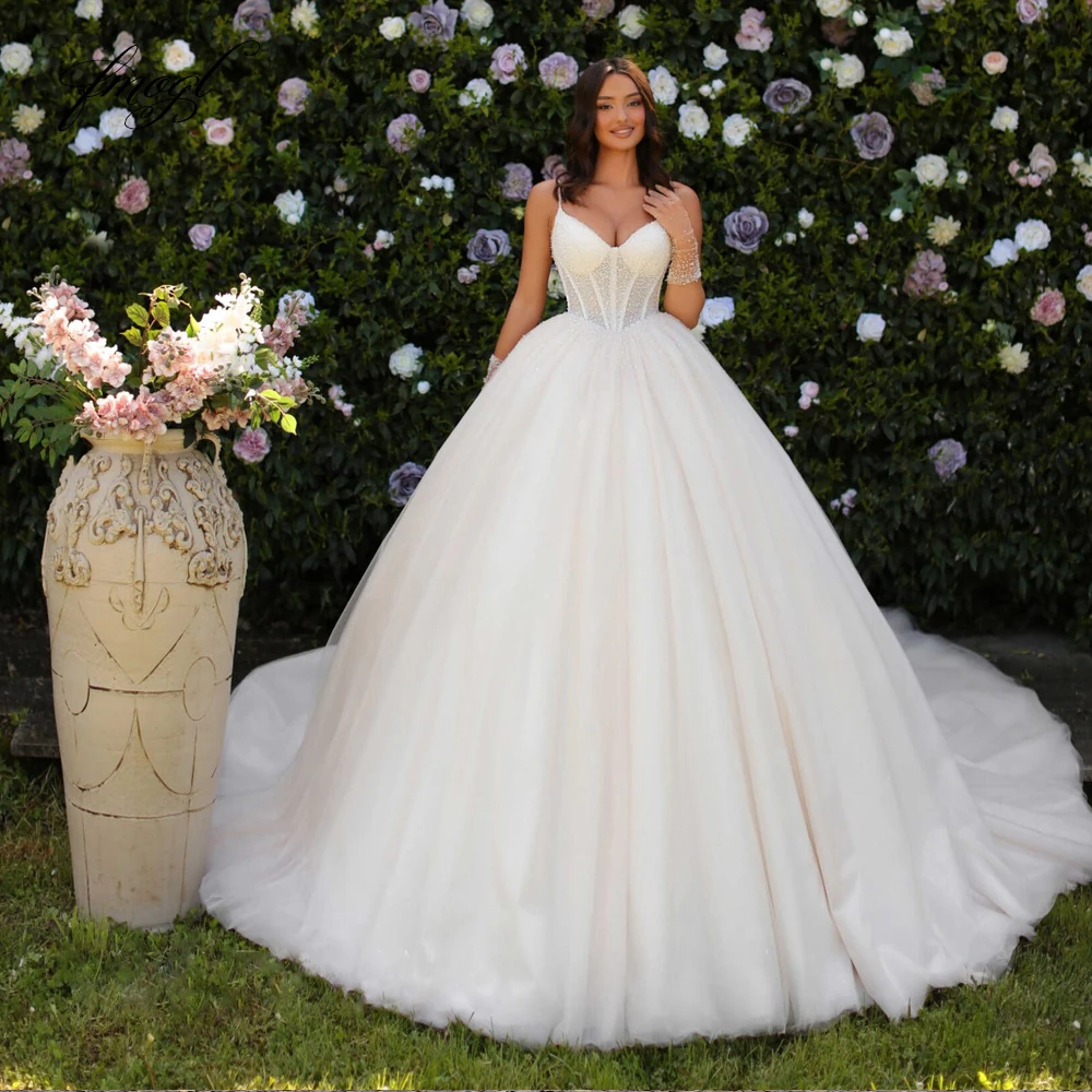 Fmogl Ball Gown Elegant Wedding Dresses Sweetheart Spaghetti Straps Vestido De Novia Lace Beaded Court Train Robe De Mariee
Fmogl Ball Gown Elegant Wedding Dresses Sweetheart Spaghetti Straps Vestido De Novia Lace Beaded Court Train Robe De Mariee