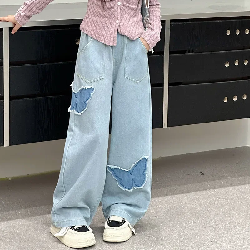 Girls Pants 2024 Autumn New Childrens Wear Korean Style Baby Girl Fashion Butterfly Light Denim Wide-leg Pants Casual Simple
Girls Pants 2024 Autumn New Childrens Wear Korean Style Baby Girl Fashion Butterfly Light Denim Wide-leg Pants Casual Simple