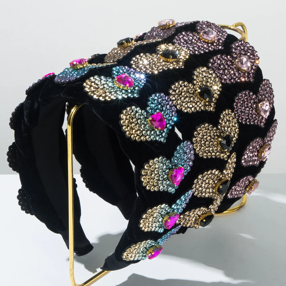 New Valentine's Day Baroque Flannel Woven Full of Diamonds Love Headband Elegant and Fashionable Hair Accessories
New Valentine's Day Baroque Flannel Woven Full of Diamonds Love Headband Elegant and Fashionable Hair Accessories