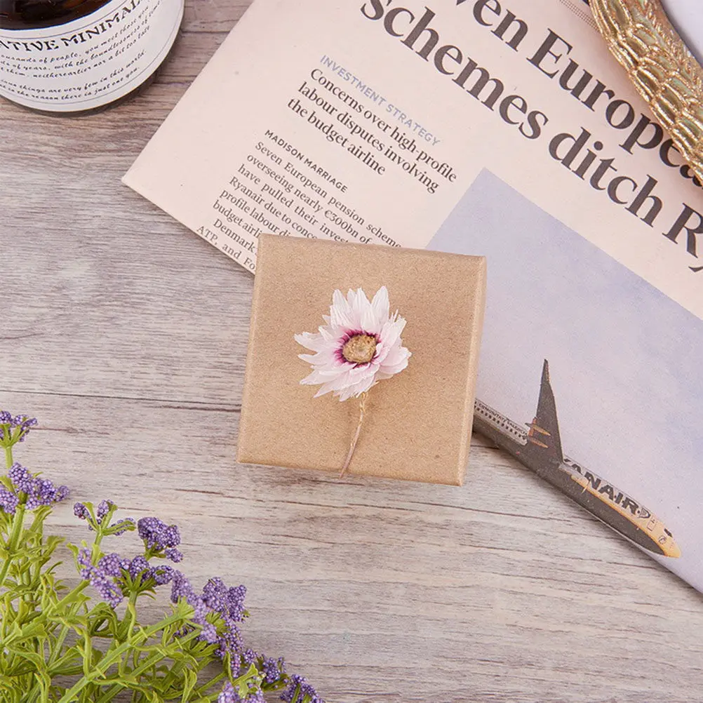 24 шт. коробки для украшений из крафт-бумаги, ретро-классический дизайн, 5x5x4 см, футляр для хранения ювелирных изделий, органайзер для колец, серег, ожерелий, подарок для женщин
24 шт. коробки для украшений из крафт-бумаги, ретро-классический дизайн, 5x5x4 см, футляр для хранения ювелирных изделий, органайзер для колец, серег, ожерелий, подарок для женщин