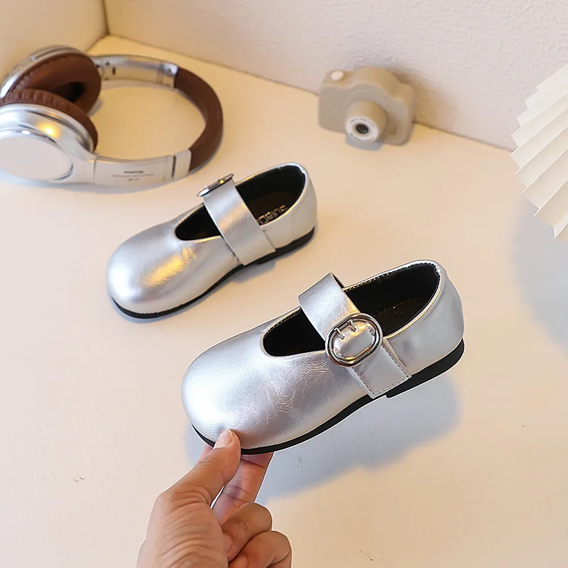 New 2025 Autumn Kids' Leather Shoes Round Toe Flat Children’s Casual Shoes fashion Princess shoes for Girls for 3-9 Years Old
New 2025 Autumn Kids' Leather Shoes Round Toe Flat Children’s Casual Shoes fashion Princess shoes for Girls for 3-9 Years Old