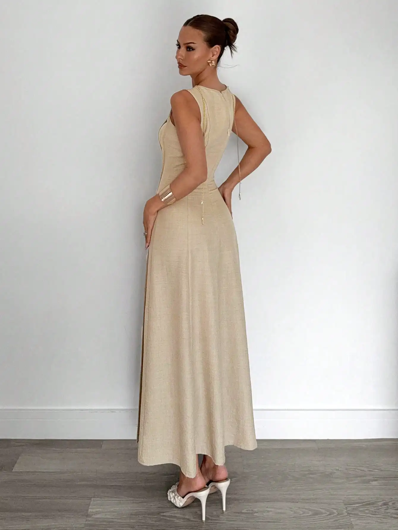 Elegant Sleeveless Linen Long Dress With Split Pleated Waist A-Line For Women
Elegant Sleeveless Linen Long Dress With Split Pleated Waist A-Line For Women