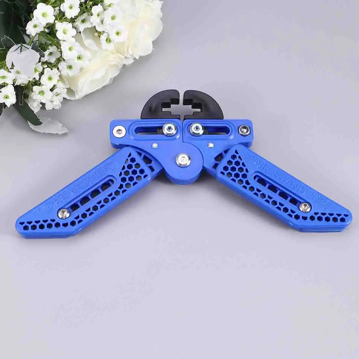 Scissors Style Stand Arrow Kick Lightweight Adjustable Portable For Compound Recurve Target Bows Blue
Scissors Style Stand Arrow Kick Lightweight Adjustable Portable For Compound Recurve Target Bows Blue