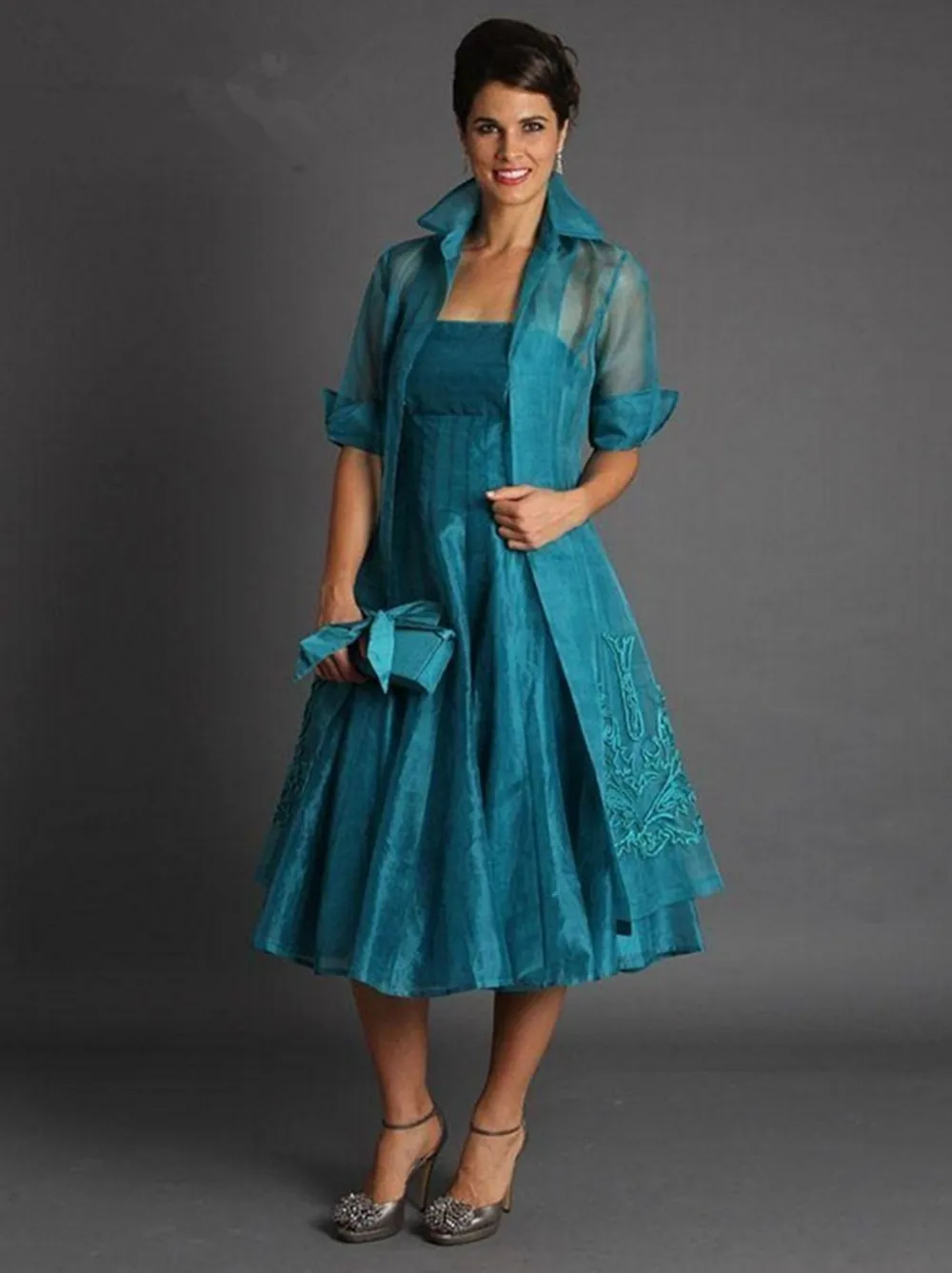 A-line Mother Of The Bride Dresses With Jacket Tea Length Tulle Appliques Plus Size Short Groom Mother Dresses For Weddings
A-line Mother Of The Bride Dresses With Jacket Tea Length Tulle Appliques Plus Size Short Groom Mother Dresses For Weddings