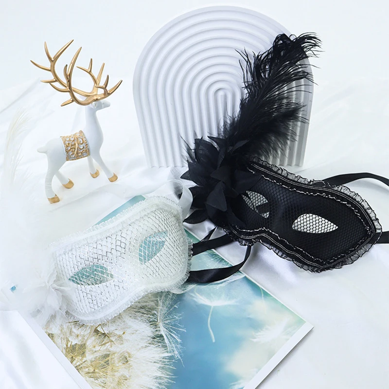 Feather Women Masquerade Mask Lace Flower Fashion Half Face Sexy Halloween Christmas Easter Cosplay Party Prom White
Feather Women Masquerade Mask Lace Flower Fashion Half Face Sexy Halloween Christmas Easter Cosplay Party Prom White