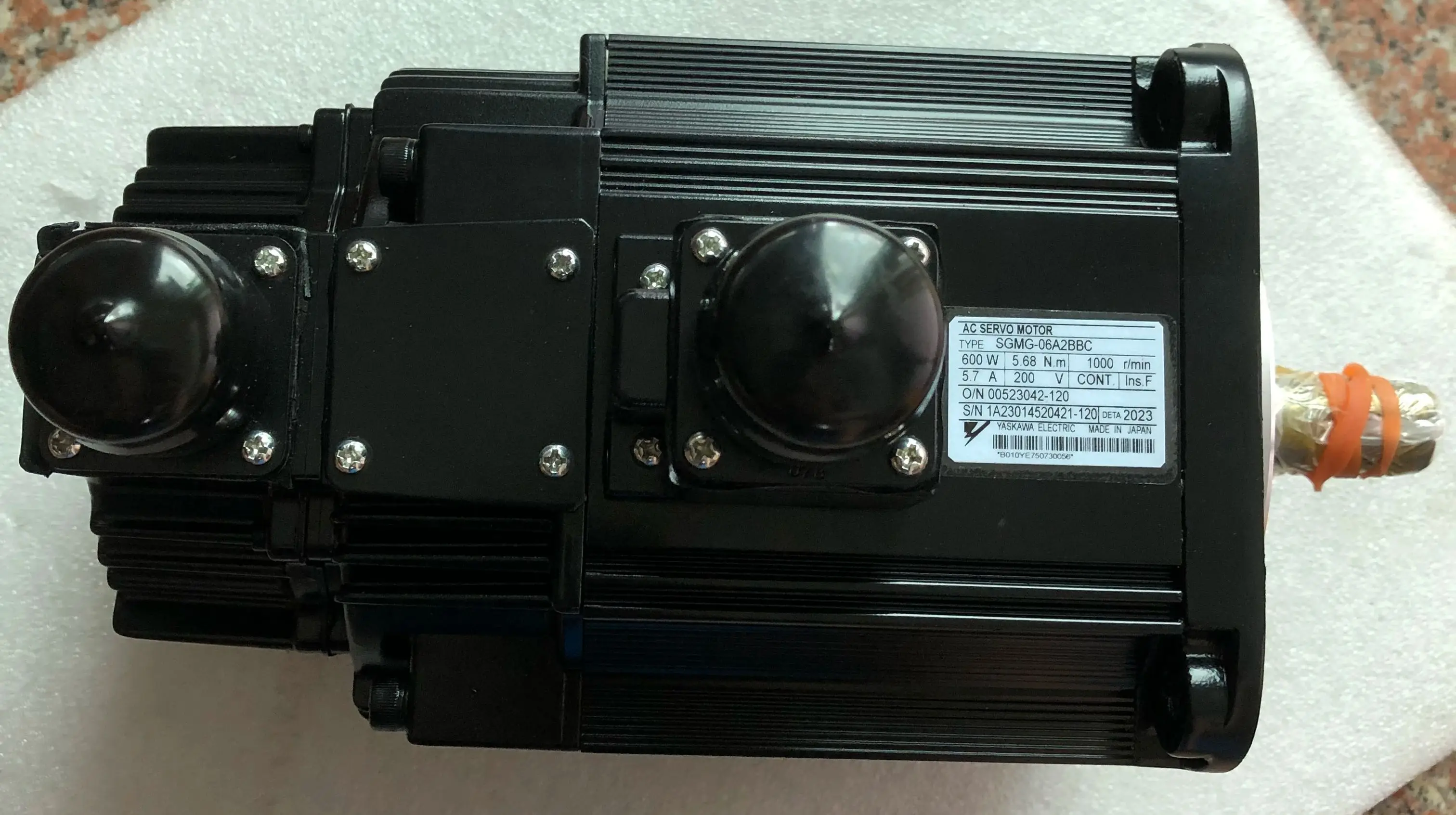 SGMG-06A2BBC Brand new Servo motor SGMG 06A2BBC,Fast shipping,In Stock 
SGMG-06A2BBC Brand new Servo motor SGMG 06A2BBC,Fast shipping,In Stock