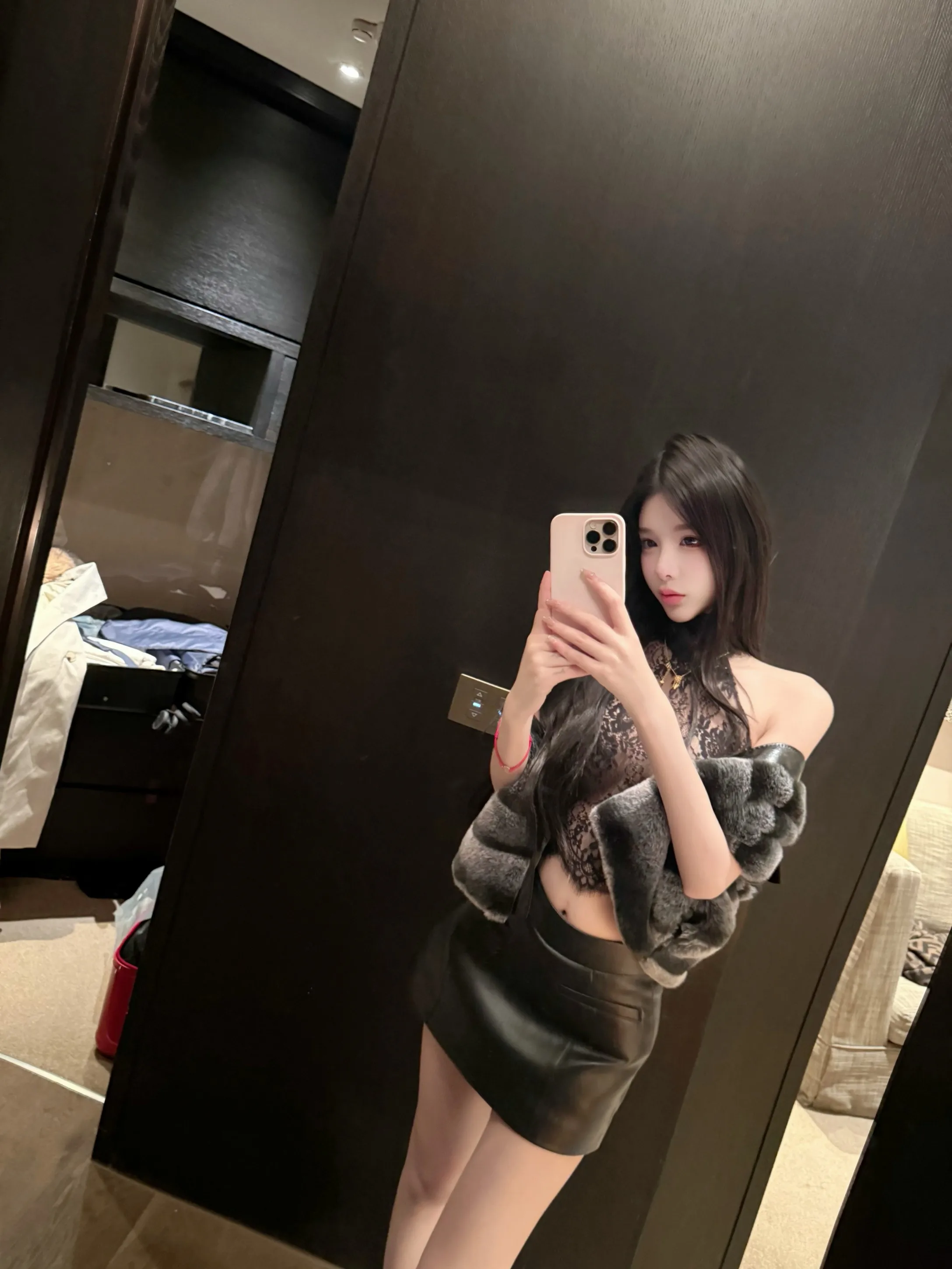 Экологичный жилет из кроличьего меха Chen nduo для женщин, зимняя куртка, модная верхняя одежда в стиле Miao Ma Bal, несколько десятков моделей
Экологичный жилет из кроличьего меха Chen nduo для женщин, зимняя куртка, модная верхняя одежда в стиле Miao Ma Bal, несколько десятков моделей