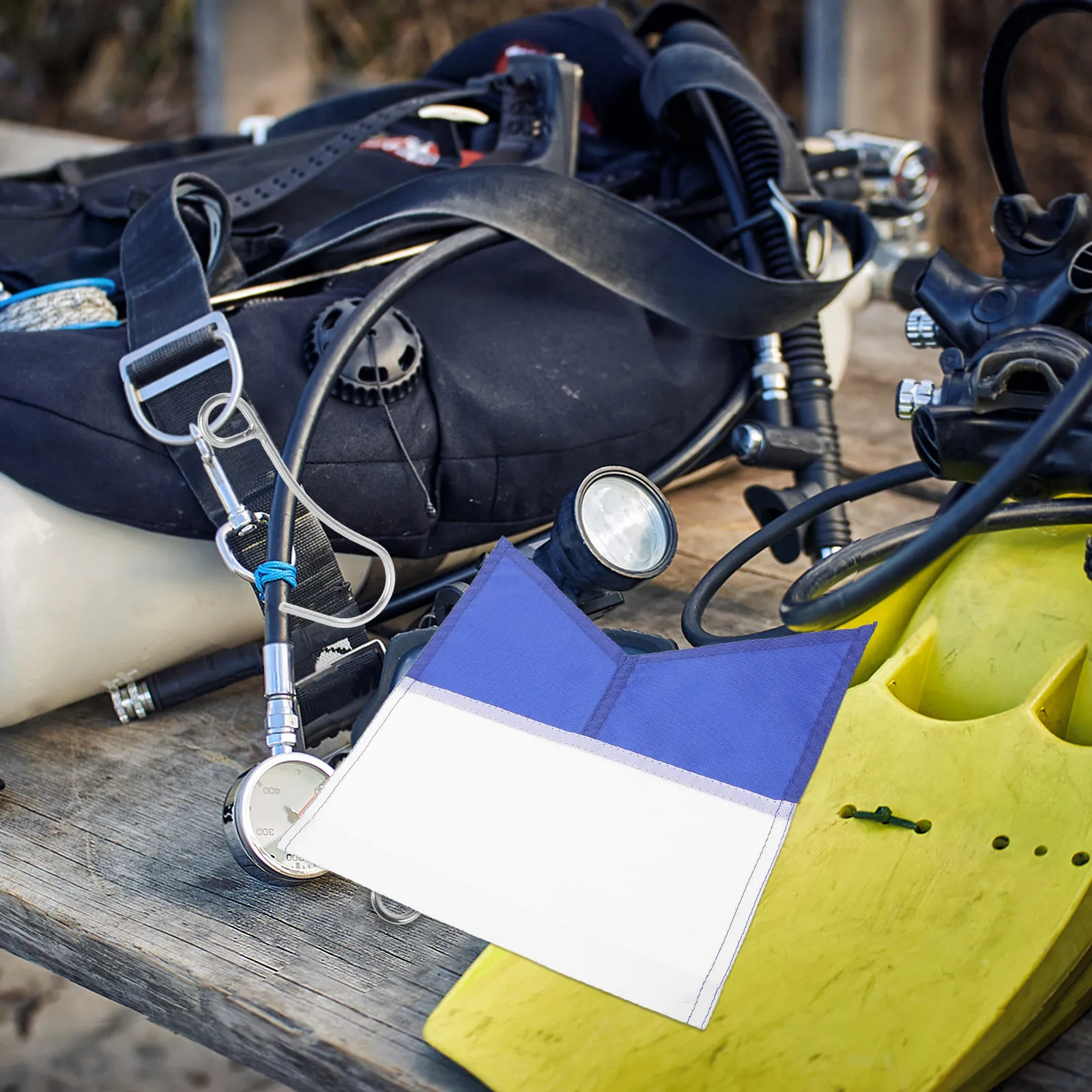 Высококонтрастный сине-белый сигнальный флаг для дайвинга из водонепроницаемого материала Оксфорд, предупреждающий знак для лодок, каяков, подводной охоты и морских судов
Высококонтрастный сине-белый сигнальный флаг для дайвинга из водонепроницаемого материала Оксфорд, предупреждающий знак для лодок, каяков, подводной охоты и морских судов