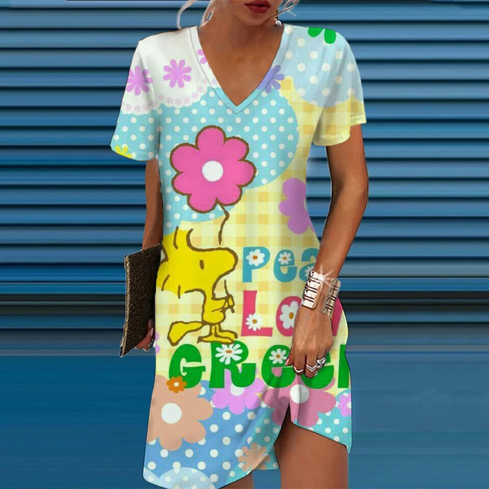 2024 Summer Fashion loose Elegant Snoopy print short sleeve A-line V-neck dress for women's clothing retro dress Vestidos
2024 Summer Fashion loose Elegant Snoopy print short sleeve A-line V-neck dress for women's clothing retro dress Vestidos
