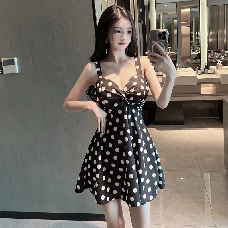 Black korean style Diya skirt style conservative one-piece cover belly slimming hot spring vacation sweet polka dot bow waist
Black korean style Diya skirt style conservative one-piece cover belly slimming hot spring vacation sweet polka dot bow waist