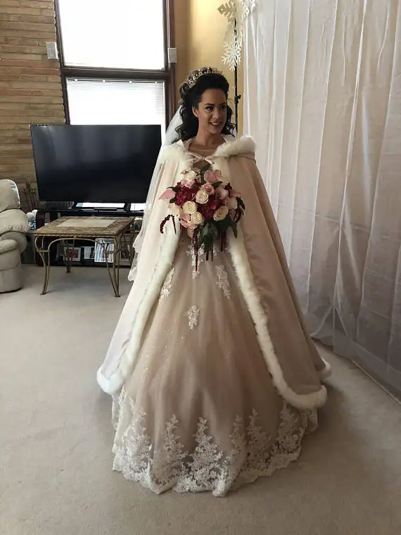 Winter Princess Bridal Cape Champagne Satin with Fur Trim Wedding Cloak Steampunk Handmade
Winter Princess Bridal Cape Champagne Satin with Fur Trim Wedding Cloak Steampunk Handmade