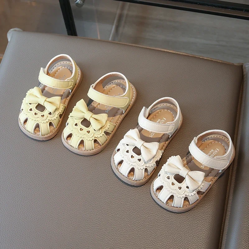 Girls' Sandals Summer Soft Bottom Baby Princess Bow 2026 Summer New Children's Shoes Girls' Beach Shoes 21-30
Girls' Sandals Summer Soft Bottom Baby Princess Bow 2026 Summer New Children's Shoes Girls' Beach Shoes 21-30