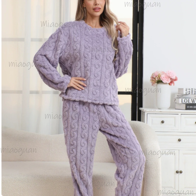 Зимний теплый пижамный комплект из мягкого кораллового флиса с жаккардовым узором для женщин, однотонная повседневная домашняя одежда, удобная женская одежда для сна
Зимний теплый пижамный комплект из мягкого кораллового флиса с жаккардовым узором для женщин, однотонная повседневная домашняя одежда, удобная женская одежда для сна