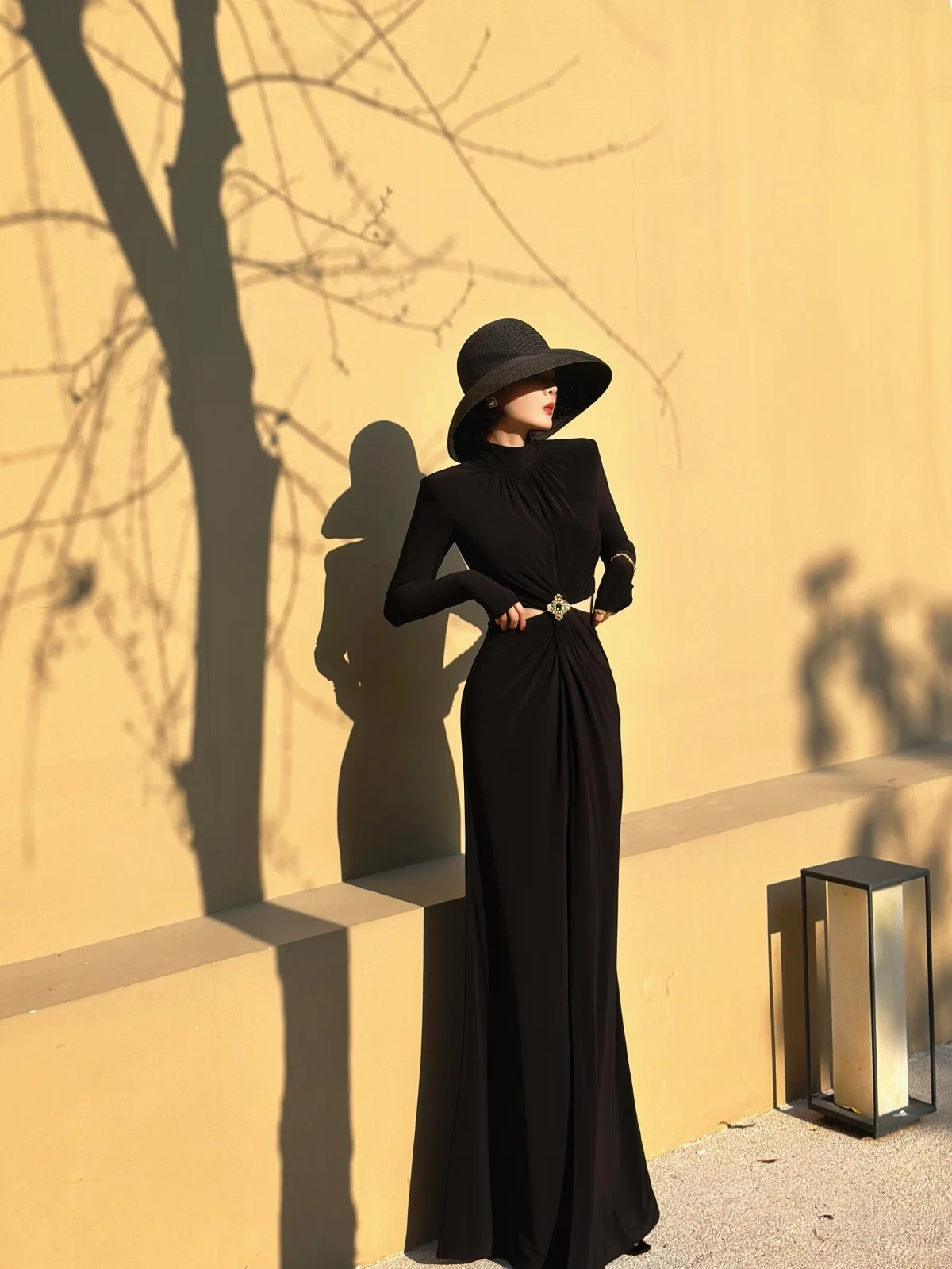 Elegant Black Sexy Knot Waist Fish Tail Skirt Baroque Bead Flower Half High Collar Dress Original XULU Custom-tallor Women's ...
Elegant Black Sexy Knot Waist Fish Tail Skirt Baroque Bead Flower Half High Collar Dress Original XULU Custom-tallor Women's ...