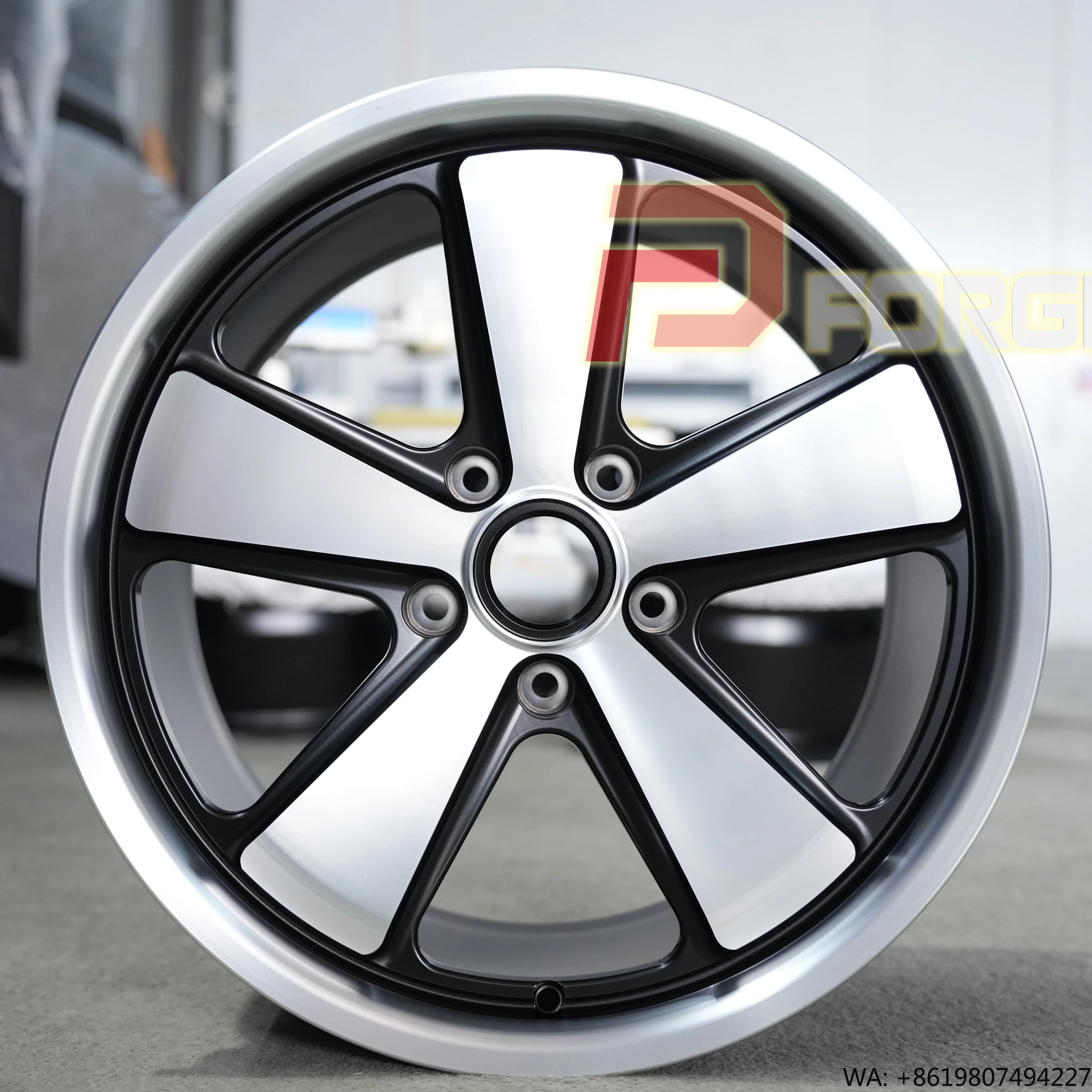 Custom Monoblock Wheels Forged Wheels Retro Style for 911 Turbo S GTS 992.2 718
Custom Monoblock Wheels Forged Wheels Retro Style for 911 Turbo S GTS 992.2 718