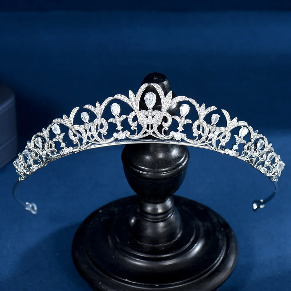 HIBRIDE Wedding Bridal Hair Jewelry Simple Leaf Design Elegant Cubic Zirconia Tiara and Crown for Women High Quality C-120
HIBRIDE Wedding Bridal Hair Jewelry Simple Leaf Design Elegant Cubic Zirconia Tiara and Crown for Women High Quality C-120