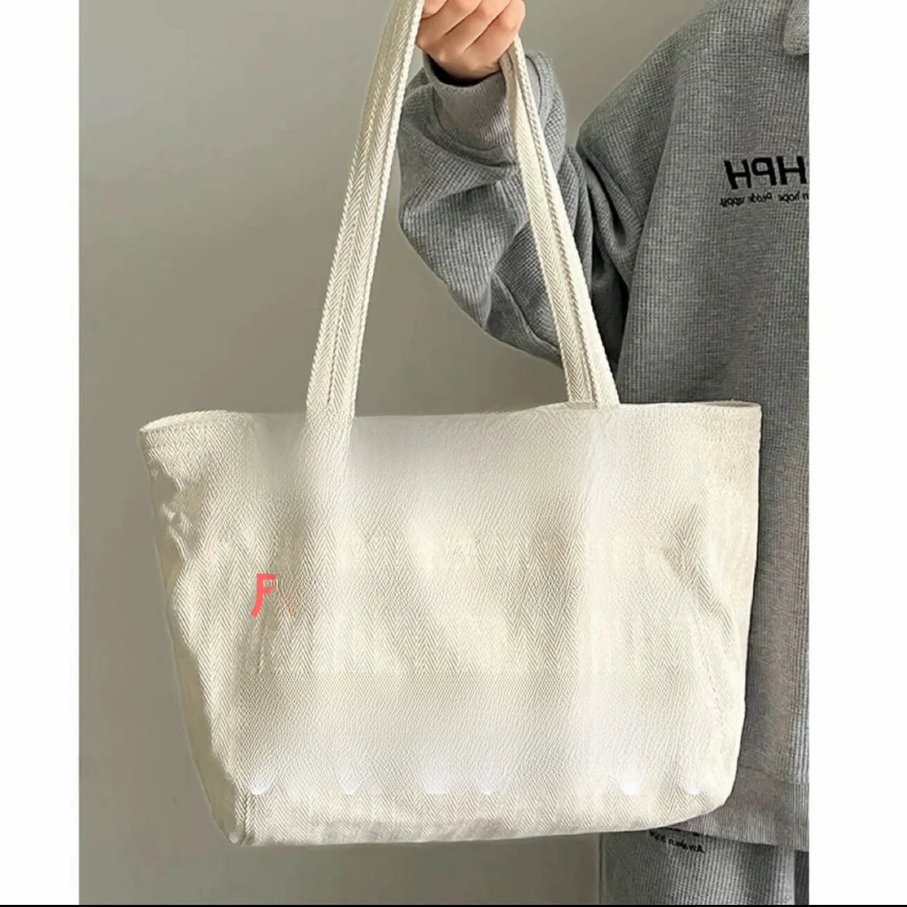 Classic Medium Sized Tote Women's Bag with Long Handle Elegant Canvas Strap Square Shape Single Shoulder Bag for Women
Classic Medium Sized Tote Women's Bag with Long Handle Elegant Canvas Strap Square Shape Single Shoulder Bag for Women
