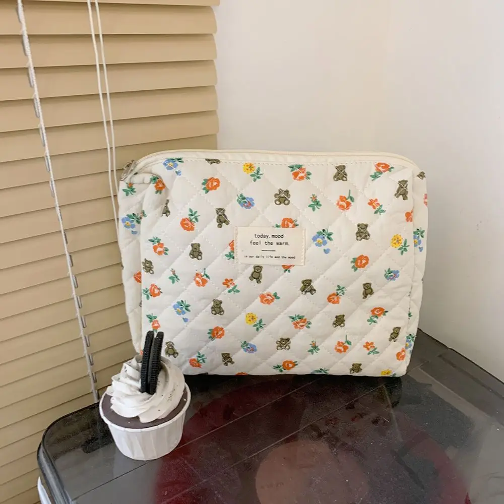 Wash Pouch Toiletry Bag Large Capacity Travel Makeup Organizer Storage Bag Makeup Case Make Up Storage Bag Flowers Cosmetic Bag
Wash Pouch Toiletry Bag Large Capacity Travel Makeup Organizer Storage Bag Makeup Case Make Up Storage Bag Flowers Cosmetic Bag