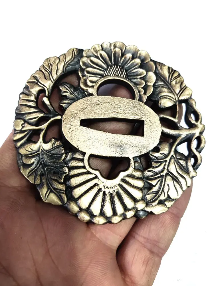 Отличный набор, часть меча, Подсолнух, Tsuba, менуки, фучи, Кашира, латунь для катаны, вакизаси, каймы, Танто, Br7
Отличный набор, часть меча, Подсолнух, Tsuba, менуки, фучи, Кашира, латунь для катаны, вакизаси, каймы, Танто, Br7