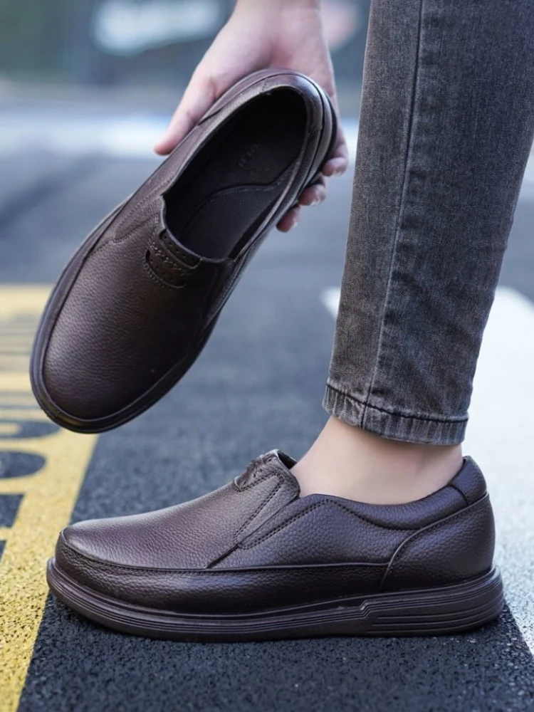 Мужские резиновые сапоги в стиле ретро, коричневые сапоги с низким берцем, водонепроницаемые и нескользящие пластиковые галоши для городских резинок, мужская обувь
Мужские резиновые сапоги в стиле ретро, коричневые сапоги с низким берцем, водонепроницаемые и нескользящие пластиковые галоши для городских резинок, мужская обувь