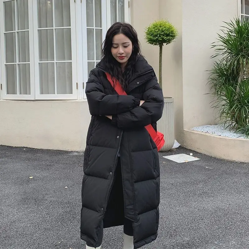 Winter New Down Cotton Coat Women Windproof Hooded Mid Length Straight Tube Thermal Stand Neck Coat Parkas Women
Winter New Down Cotton Coat Women Windproof Hooded Mid Length Straight Tube Thermal Stand Neck Coat Parkas Women