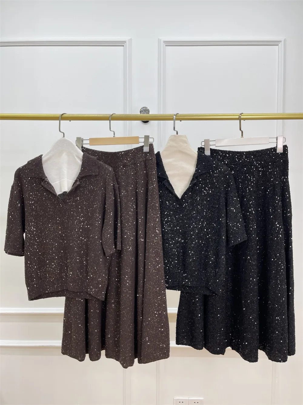 Heavy Sequined Knitted Short-Sleeved Top + High-Waisted Half Skirt Women's 2-Piece Suit
Heavy Sequined Knitted Short-Sleeved Top + High-Waisted Half Skirt Women's 2-Piece Suit